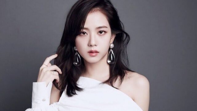 5f43d3739d455-jisoo-blackpink_1265_711.jpg