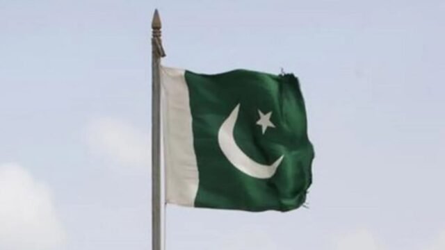 64de12f29e07b-bendera-pakistan_1265_711.jpg