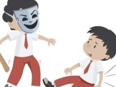 Triste! 3 ragazzi delle scuole elementari diventano vittime di brutale bullismo, 13 anziani vengono picchiati da una folla in classe