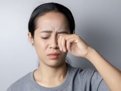 8 passaggi per prevenire le corpi volanti negli occhi e la comparsa di piccole ombre fluttuanti nella vista