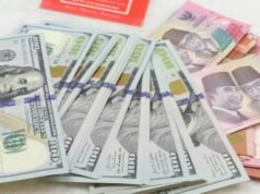 La rupia si indebolisce a 17.156, messa in ombra dall’impennata del debito estero e dalle condizioni fiscali del RI