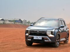 Lo schermo da 12,3 pollici è il centro di controllo della cabina del Mitsubishi Destinator