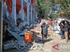 Terremoto di magnitudo 7.6 nel Nord Sulawesi, distrutti luoghi di culto ed edifici sportivi