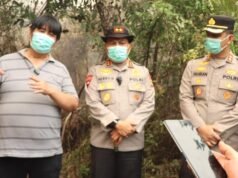 Di fronte alla minaccia del Super El Nino, il capo della polizia di Riau gestisce direttamente gli incendi boschivi e terrestri a Bengkalis