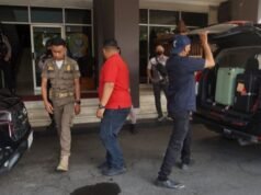 La Commissione per l’eradicazione della corruzione sequestra 95 milioni di IDR durante la perquisizione dell’ufficio del segretariato regionale del governo della reggenza di Tulungagung