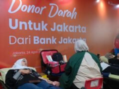 Sostenendo la disponibilità delle scorte di sangue nella capitale, la Banca Jakarta organizza un’azione di donazione di sangue