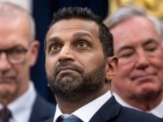 Il direttore dell’FBI fa causa per un articolo che lo ritrae come disperso, bevitore problematico