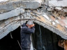 A sei mesi dal cessate il fuoco, le famiglie di Gaza non riescono ancora a seppellire i morti