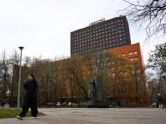 La polizia russa fa irruzione in un editore accusato di promuovere la “propaganda gay”