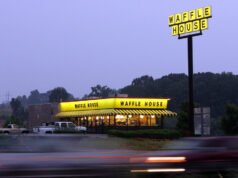Il funzionario della FEMA insiste che è stato teletrasportato in una Waffle House