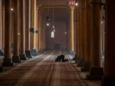 Seminario del Kashmir dichiarato illegale secondo la legge indiana, suscita protesta