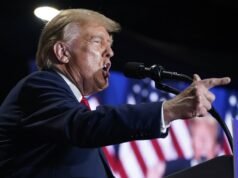 Trump e Hegseth urlano al mondo mentre la loro guerra evolve in una spirale