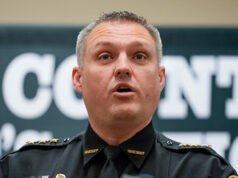 Lo sceriffo del Wisconsin prende di mira una donna dell’Illinois per la “bufala” della detenzione presso l’ICE