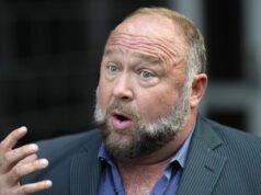 Alex Jones chiede di scaricare Trump per cervello e corpo distrutti