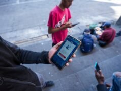 Trump porrà nuovamente fine allo status legale delle persone che sono entrate negli Stati Uniti con l’app CBP One