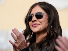 La baracca volante di Kristi Noem trova una nuova casa