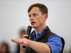 Il democratico Rob Sand potrebbe capovolgere lo stato Donald Trump ha vinto tre volte nei sondaggi