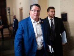 Il parlamentare repubblicano non riesce a smettere di sputare cazzate razziste su Mamdani