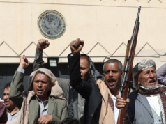 Gli Houthi dello Yemen minacciano di creare un secondo punto di strozzatura del trasporto marittimo nel conflitto iraniano