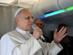 Papa Leone respinge il blasfemo tracollo di Trump