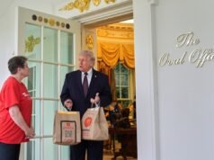 Donald Trump chiede all’autista di DoorDash informazioni sugli uomini che praticano sport femminili