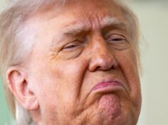 La debole causa per diffamazione di Trump viene derisa fuori dal tribunale