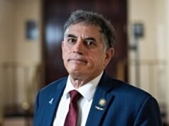 Il rappresentante Clyde, altri, sollecitano Trump a scegliere AG che metterà fine al controllo delle armi di Biden