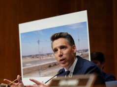 Hawley chiede alla Camera di tagliare i fondi alle organizzazioni che praticano l’aborto dopo che il Senato ha respinto la misura