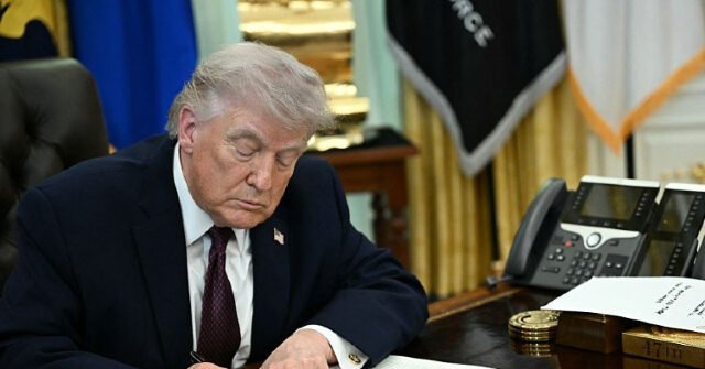 Brendan-SMIALOWSKI-_-AFP-via-Getty-Images-640x335.jpg