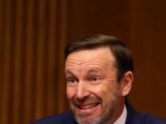 Il senatore democratico Murphy accusa Trump di “cercare di porre fine” alla democrazia americana