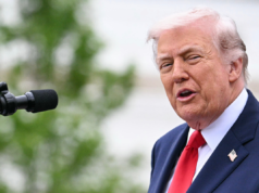Grado di approvazione di Donald Trump sott’acqua su tutte le questioni chiave