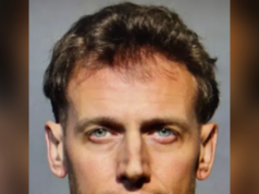 Insegnante della Florida, 41 anni, ha frequentato la mamma di uno studente tredicenne che presumibilmente avrebbe adescato e violentato l’adolescente