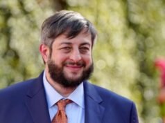 L’attore di “Bob’s Burgers”, Eugene Mirman, salvato da un incidente infuocato dalle informazioni del governatore del New Hampshire