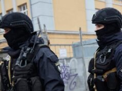 Un uomo armato è stato ucciso a colpi di arma da fuoco dopo averne uccisi almeno sei e preso degli ostaggi a Kiev