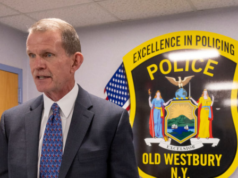 La polizia interviene salvando un uomo colpito da arresto cardiaco in un ristorante di New York: “Senza di loro, non sarei qui”