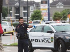 Agente di polizia del Texas spara e uccide il sospetto che resisteva durante un alterco