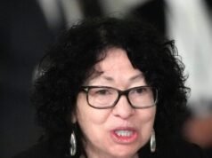Il giudice Sotomayor suggerisce che il DHS non può porre fine all’amnistia “temporanea” per gli haitiani perché Trump ha definito Haiti un “paese di merda”