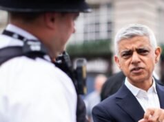 Secondo quanto riferito, la polizia di Londra ha lasciato una “borsa di armi” fuori dalla casa del sindaco Sadiq Khan