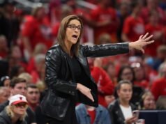 L’allenatrice della febbre Stephanie White spiega il piano per aiutare Caitlin Clark