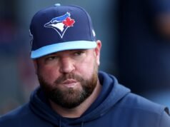John Schneider risponde al fuoco al lanciatore dei Blue Jays