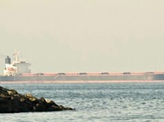 Trump afferma che l’Iran “non può ricattare” gli Stati Uniti con le minacce dello Stretto di Hormuz