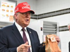 Le vendite al dettaglio negli Stati Uniti salgono mentre la spesa dei consumatori aumenta ampiamente