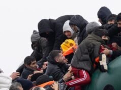 Un uomo sudanese accusato della morte di migranti in barca nel Canale della Manica