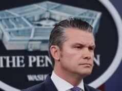 Hegseth solleva la sospensione dei piloti dell’esercito nel sorvolo di Kid Rock scatenando reazioni
