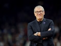 Geno Auriemma diventa virale per aver chiamato Dawn Staley durante la Final Four