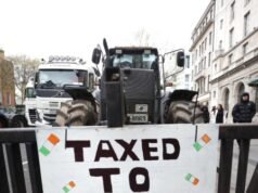 L’Irlanda liberale subisce la prima grande defezione a causa delle proteste contro la tassa sul carburante