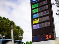 Oltre 8 persone su 10 vogliono che il governo francese tagli le tasse sul carburante