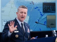 “Voltatevi o preparatevi a essere abbordati”, avvertono le navi degli Stati Uniti