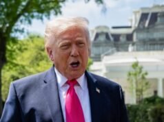 Trump dice all’Iran di accettare un accordo o gli Stati Uniti bombarderanno “ogni singolo” ponte