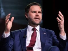 JD Vance “Aveva le cose al contrario” in un commento sul Papa: Scott Jennings